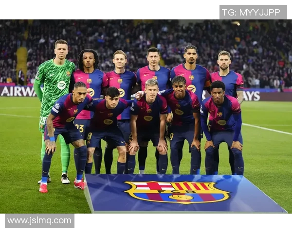 足球巨星怒火中烧瞬间引爆赛场 激烈反应成媒体热议焦点 足球巨星怒火中烧瞬间引爆赛场 激烈反应成媒体热议焦点